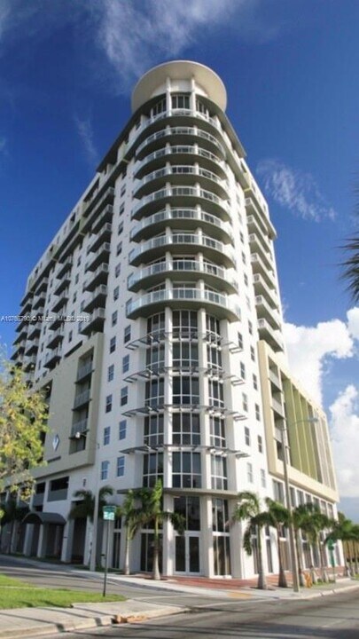 1 Glen Royal Pkwy, Unit 1009 in Miami, FL - Foto de edificio