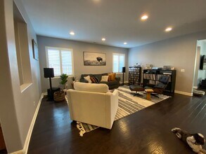 5564 Thoroughbred St in Oceanside, CA - Building Photo - Building Photo