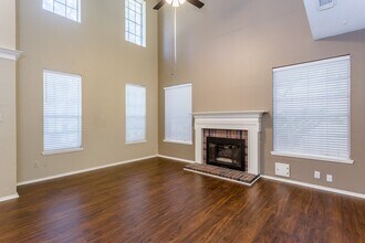 6926 Shady Ln in Sugar Land, TX - Building Photo - Building Photo