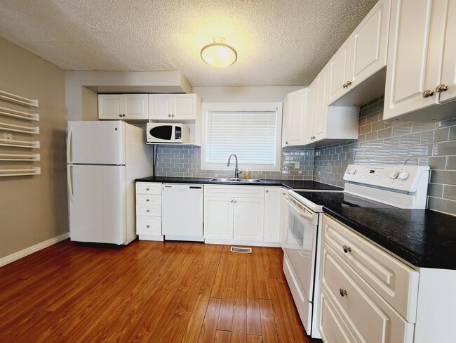 5555-144A 144a Ave NW in Edmonton, AB - Building Photo - Building Photo