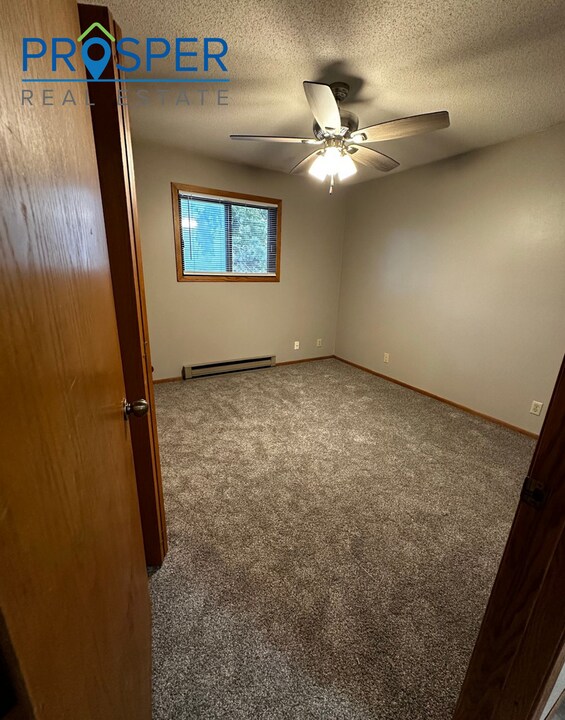 3226 Garner St in Eau Claire, WI - Building Photo