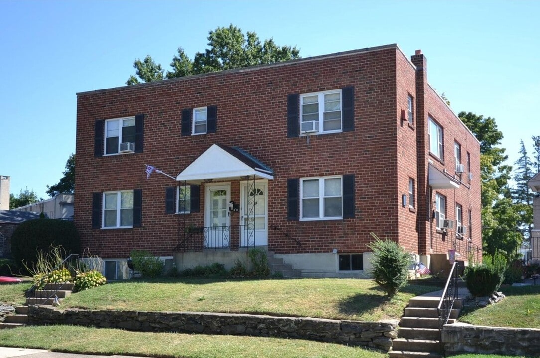 9 East Park Road, Unit B in Havertown, PA - Building Photo