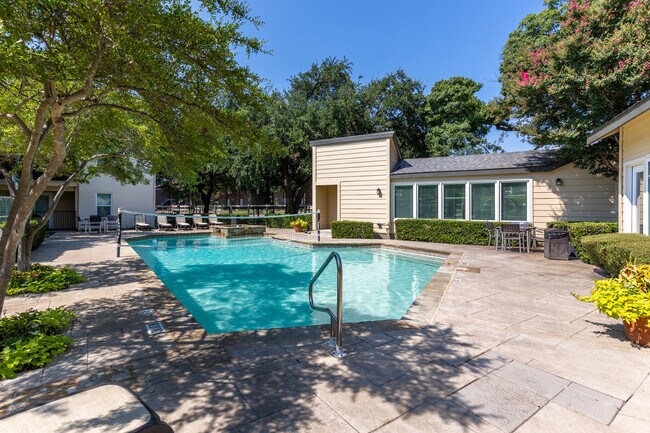 Bent Oaks Apartments in Dallas, TX - Building Photo - Building Photo