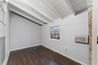 1805 Haymeadow in Carrollton, TX - Foto de edificio - Building Photo