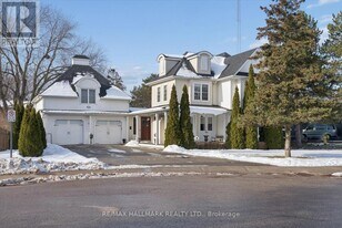 312 Main St Unionville in Markham, ON - Building Photo