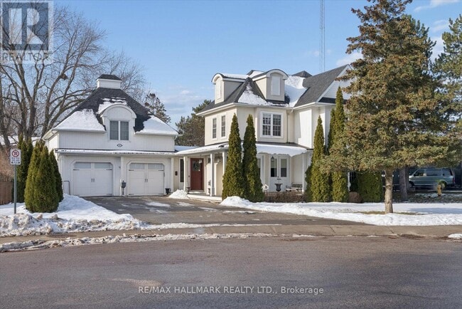 property at 312 Main St Unionville