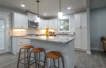 11314 Walton Lake Rd in Disputanta, VA - Building Photo - Building Photo