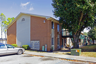 Millstream Apartments in Huntsville, AL - Building Photo - Building Photo