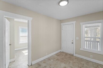 1228 Upton Ct S in St. Petersburg, FL - Building Photo - Building Photo