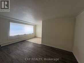 531 Caledonia Rd in Toronto, ON - Building Photo - Building Photo