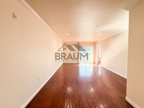 332 S Virgil Ave in Los Angeles, CA - Foto de edificio - Building Photo