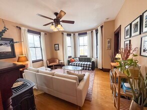 27 Watson St, Unit #1 in Cambridge, MA - Building Photo - Building Photo