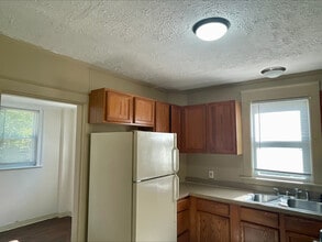 887 N Howard St in Akron, OH - Building Photo - Building Photo