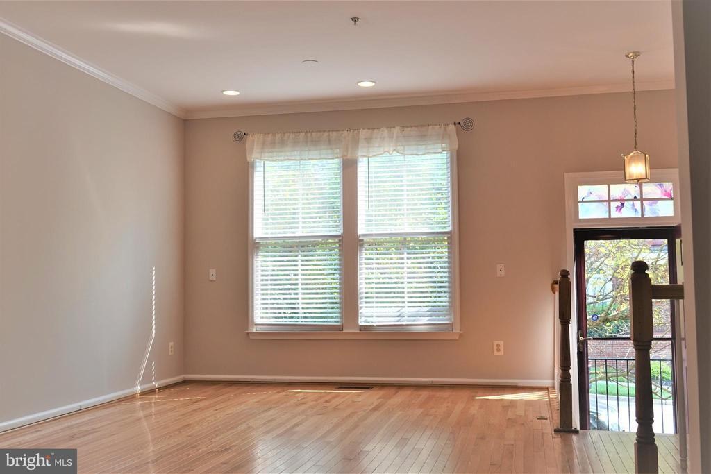 708 Reserve Champion Dr in Rockville, MD - Building Photo