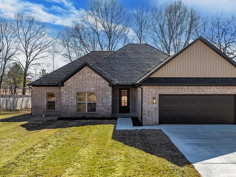 145 Hayden Dr in Beebe, AR - Building Photo