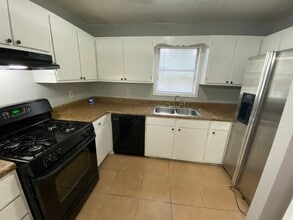 5600 Windwood Rd in Atlanta, GA - Building Photo - Building Photo