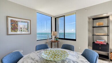 2020 Harbourside Dr in Longboat Key, FL - Building Photo - Building Photo
