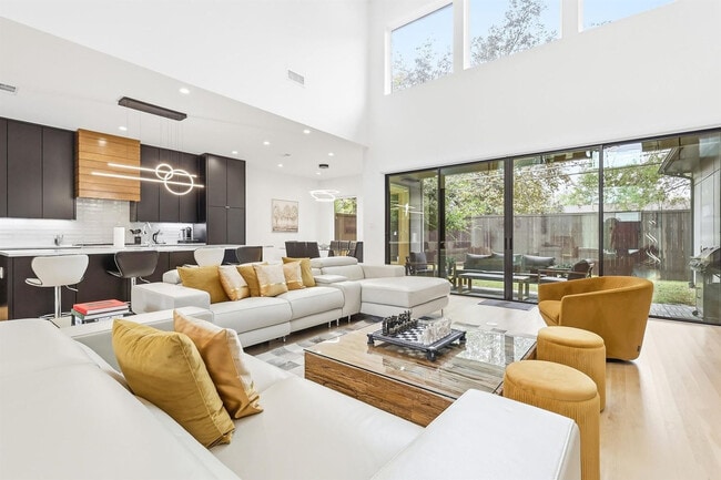 3714 Highgrove Dr in Dallas, TX - Building Photo - Building Photo