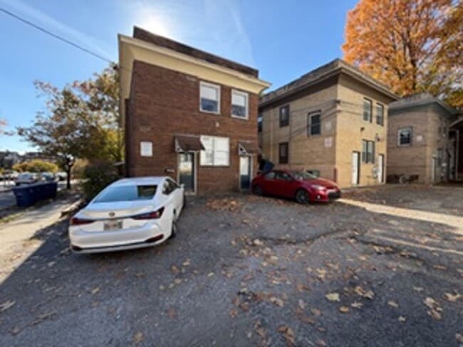 2065 Summit St in Columbus, OH - Building Photo - Building Photo