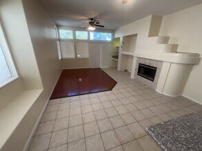 1084 Coral Desert Dr in Las Vegas, NV - Building Photo - Building Photo