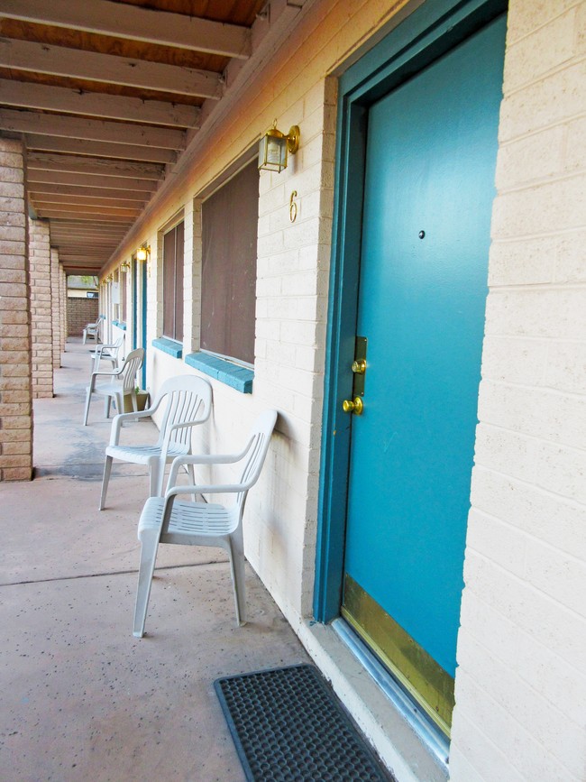 Spring Leaf Apartments in Tempe, AZ - Foto de edificio - Building Photo