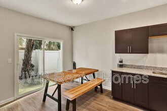6035 Carolines Ct in Jacksonville, FL - Building Photo - Building Photo