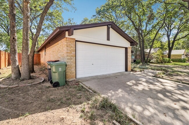 5507 Silver Bow Trail in Arlington, TX - Building Photo - Building Photo