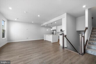 42530 Invergordon Ter in Sterling, VA - Building Photo - Building Photo