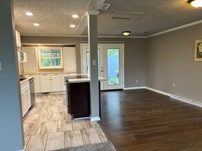 210 W Factory Rd in Springboro, OH - Building Photo - Building Photo