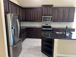 1905 Sunflower Dr in Glenn Heights, TX - Building Photo - Building Photo