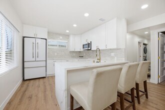 6209 Mesita Dr in San Diego, CA - Building Photo - Building Photo