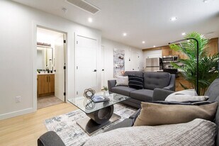 9539-9150 150 St NW in Edmonton, AB - Building Photo