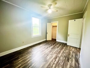 212 Westwood Dr, Unit #5 in McMinnville, TN - Building Photo - Building Photo