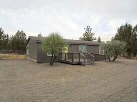 3491 SE Umatilla Loop in Prineville, OR - Building Photo