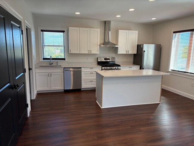 156 Main St, Unit Unit 2 in Newport, KY - Building Photo - Building Photo