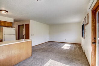 2820 Edgewood Dr, Unit 1 in Menomonie, WI - Building Photo - Building Photo