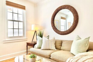 235 Sunrise Ave in Palm Beach, FL - Building Photo