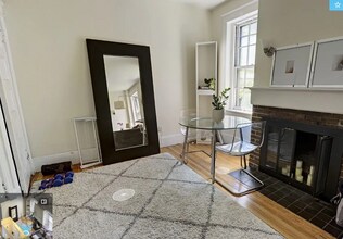 127 Myrtle St, Unit 3 in Boston, MA - Building Photo - Building Photo
