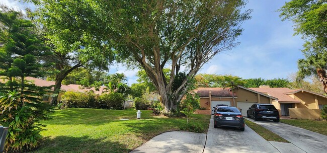 23261 Boca Club Colony Cir in Boca Raton, FL - Foto de edificio - Building Photo