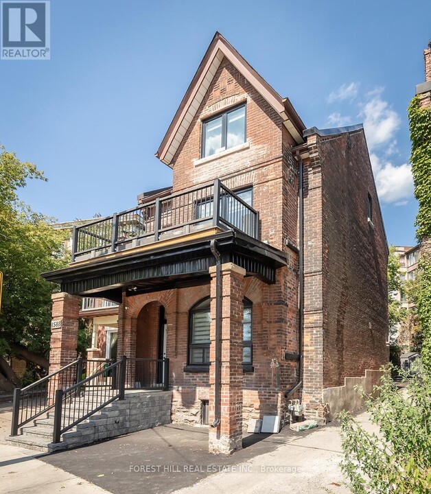 1588 King St W in Toronto, ON - Building Photo