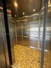 1300 Lincoln Rd in Miami Beach, FL - Building Photo - Building Photo