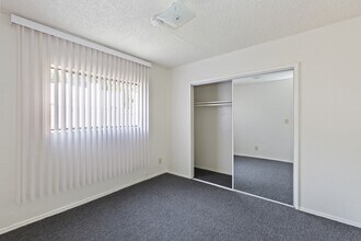 Drew St in Los Angeles, CA - Building Photo - Building Photo