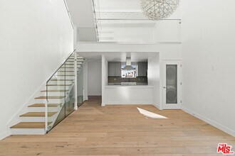 14 Reef St-Unit -4 in Marina Del Rey, CA - Building Photo - Building Photo