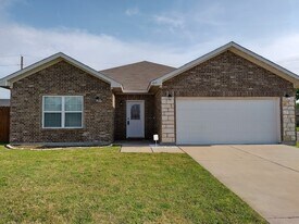 4710 Henry St in Greenville, TX - Building Photo