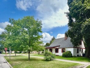 402 E State St in Traverse City, MI - Building Photo - Building Photo