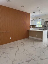 1811 N 40th Ave in Hollywood, FL - Building Photo - Building Photo