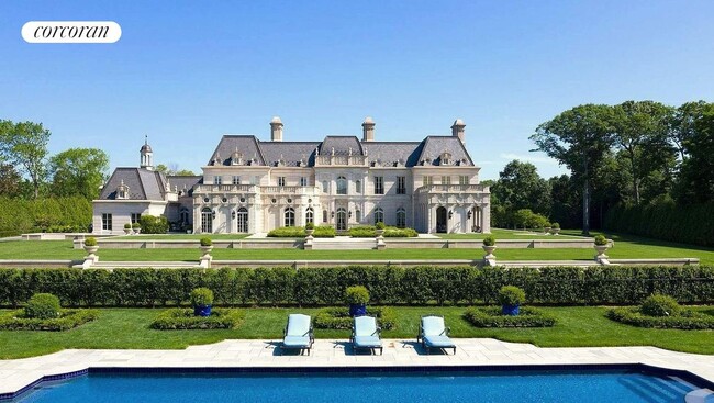 24 Private Rd in Glen Head, NY - Foto de edificio - Building Photo