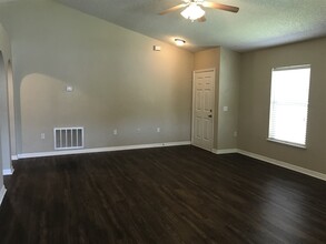 6606 Gentle Oaks Dr N in Jacksonville, FL - Building Photo - Building Photo