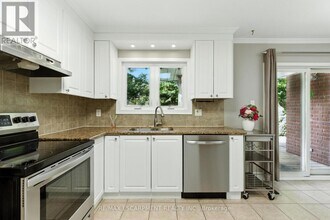 1624 Gallant Dr in Mississauga, ON - Building Photo - Building Photo