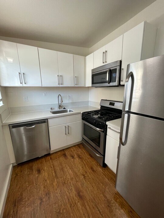 1720-1722 10th St in Oakland, CA - Building Photo